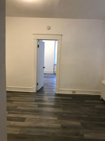 Building Photo - 4832 E Roosevelt Blvd