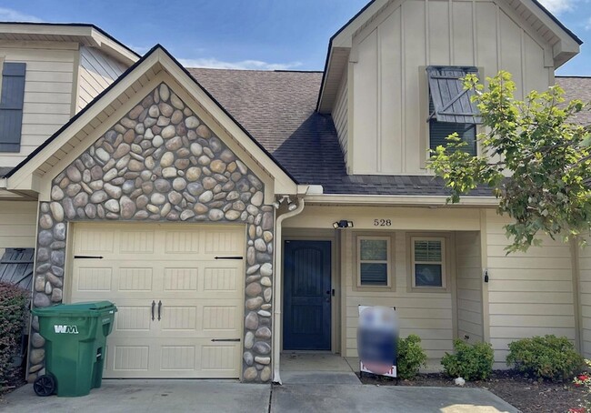 Primary Photo - 528 Scenic Dr