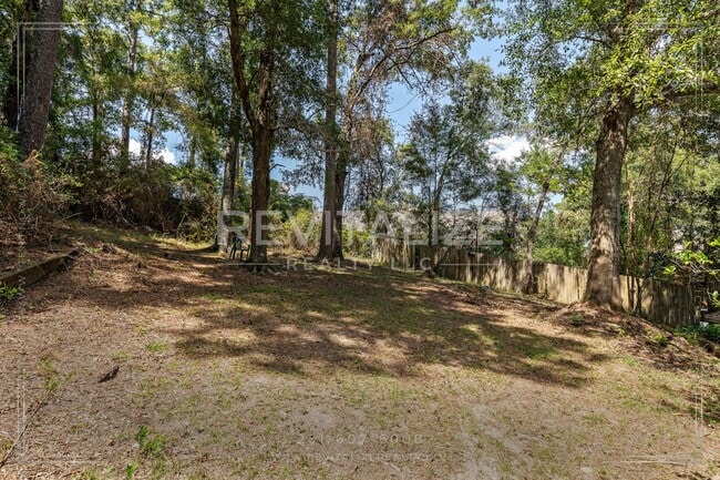 Building Photo - Beautifully Updated 3-Bedroom Home with Granite Kitchen & Sunroom Retreat!