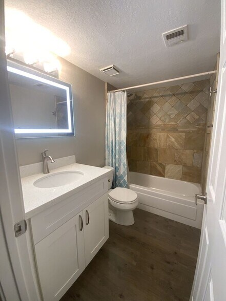 Building Photo - 6885 E Cochise Rd