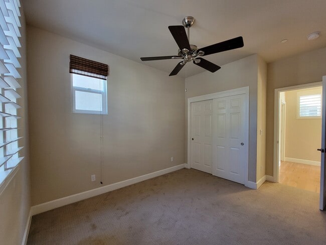 Building Photo - 1609 Bonanza Ln
