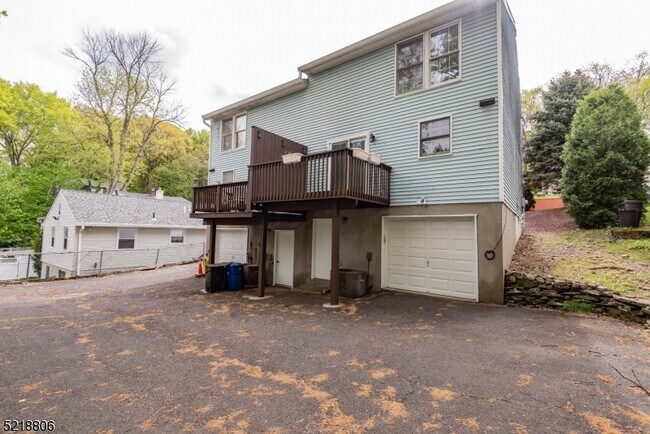 Building Photo - 20 Garden Ave