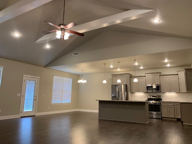 Building Photo - 1513 Crestwood Hills Ln