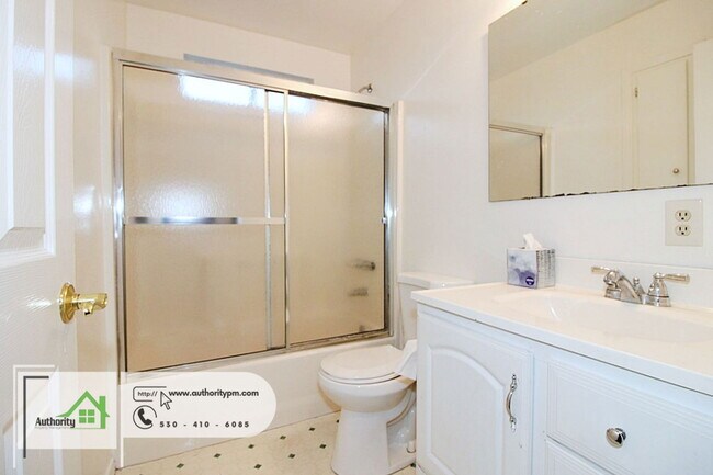 Building Photo - 1108 3rd St