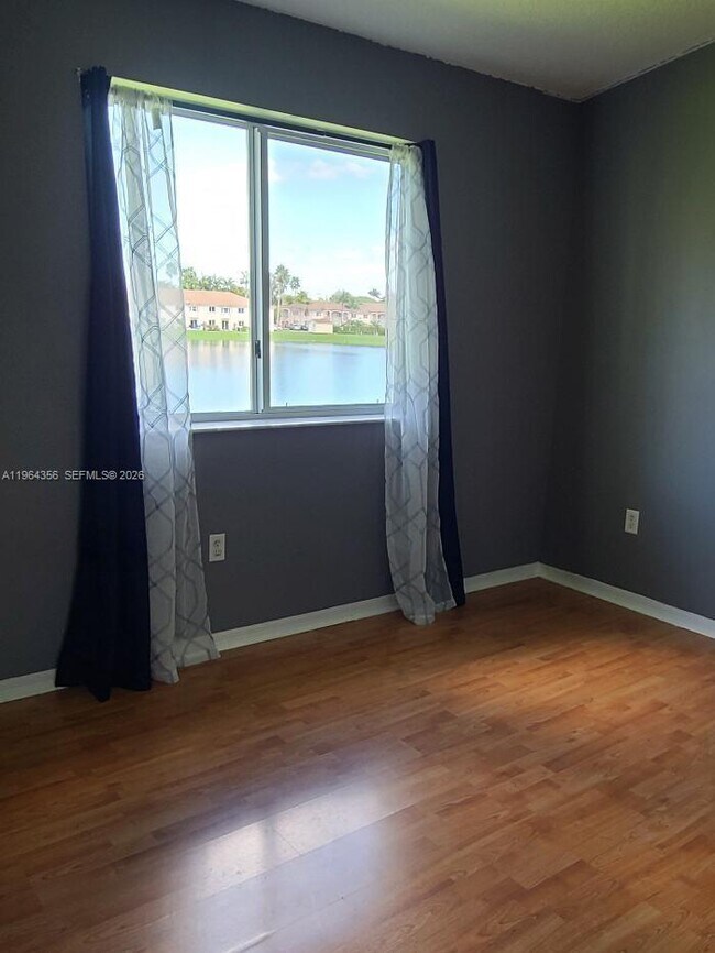 Building Photo - 1251 SE 31st Ct