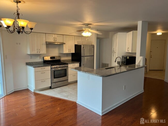 Building Photo - 7492 Elm Ct