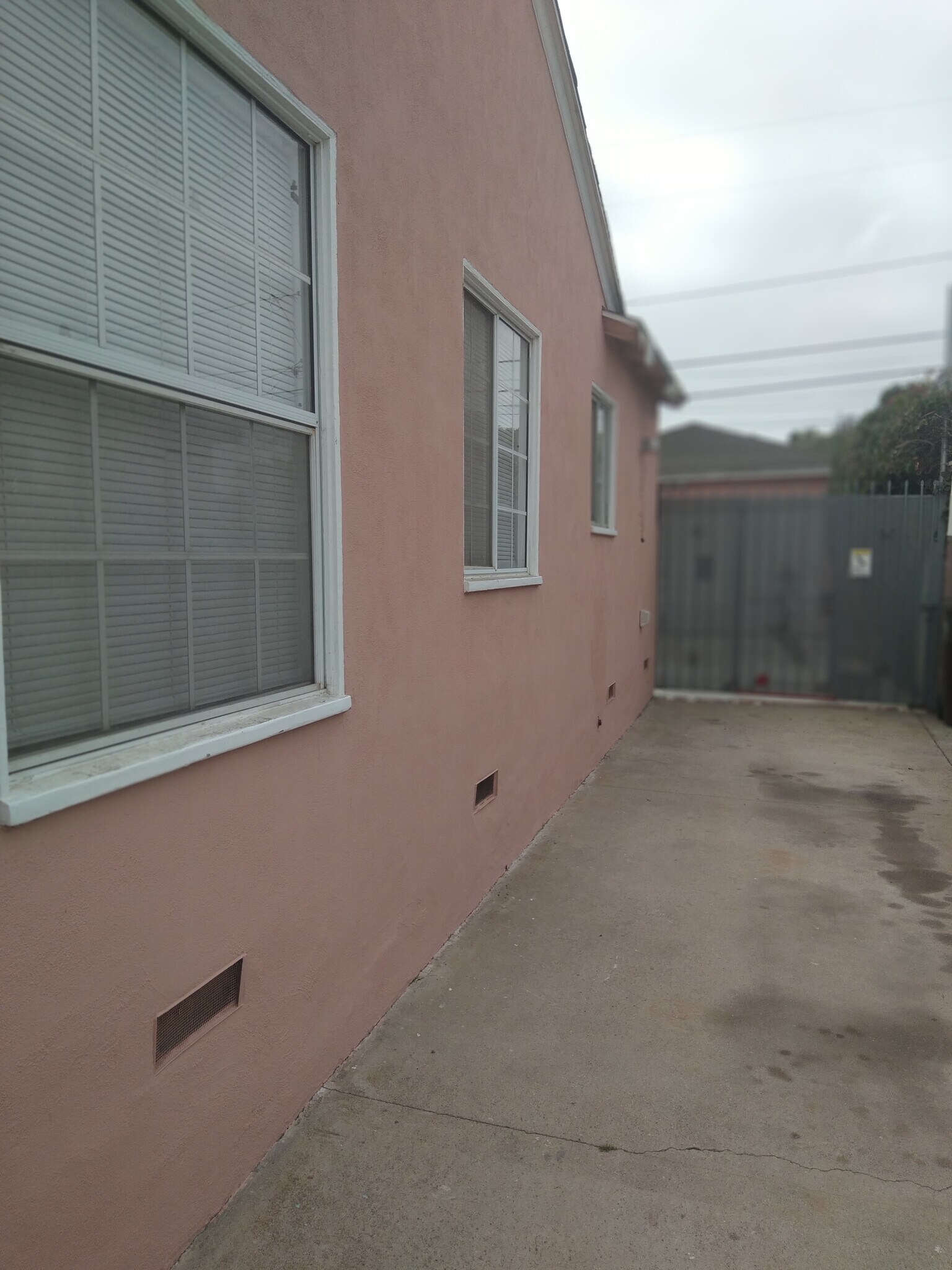 Building Photo - 2724 W Caldwell St