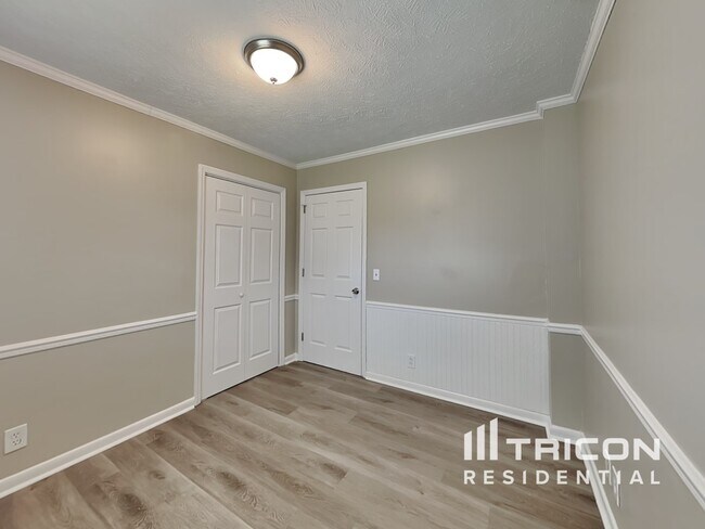 Building Photo - 2103 Winthorne Ln