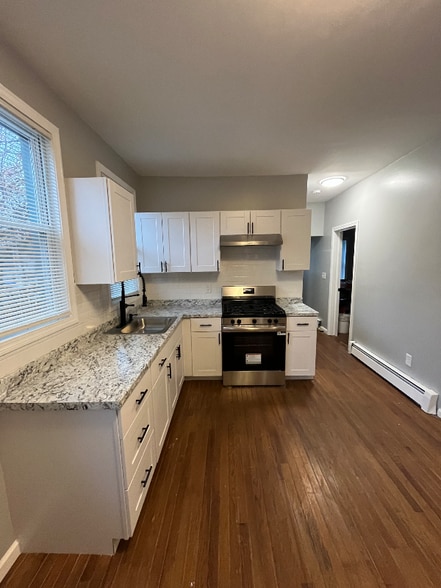 Building Photo - 19 Shepard St