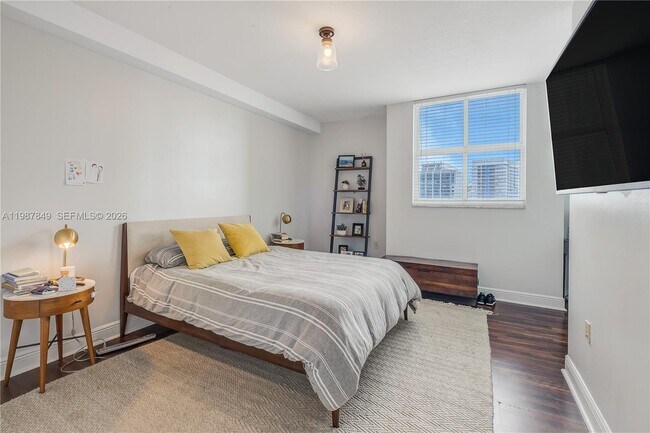 Building Photo - 1250 S Miami Ave