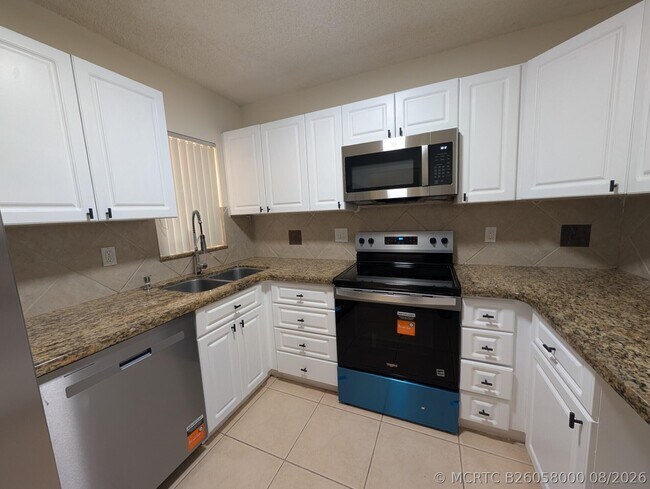 Building Photo - 3830 Coral Tree Cir