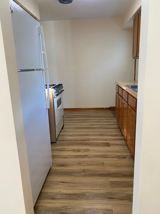 Building Photo - 4517 Cracow Ave