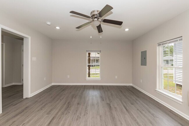 Building Photo - Classic Property with Modern Upgrades!
