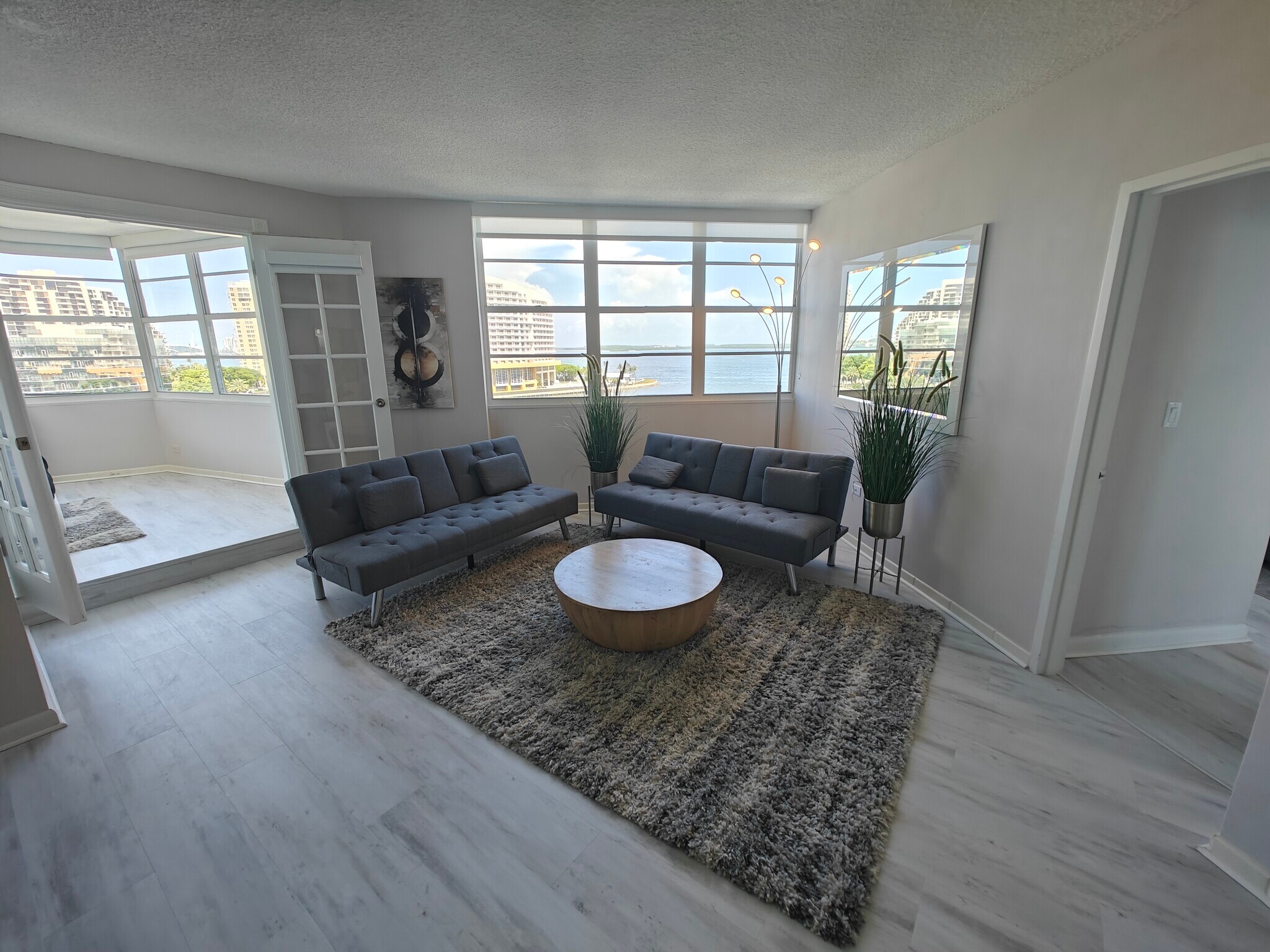 Building Photo - 801 Brickell Bay Dr