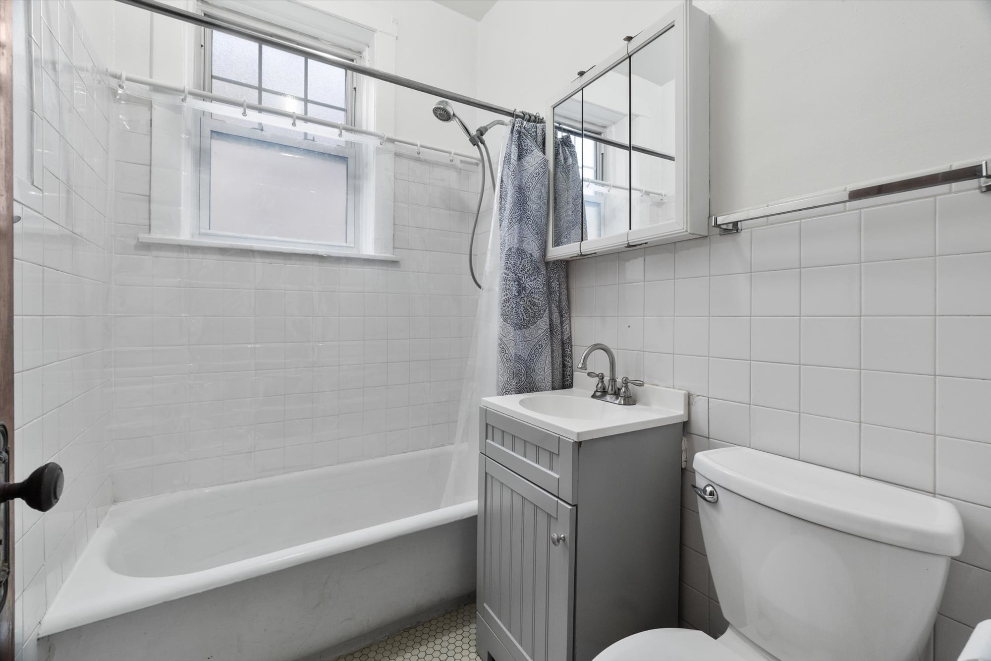 Bathroom - 3139 W School St