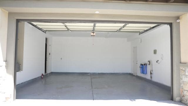 Building Photo - 1050 White Alder Ave