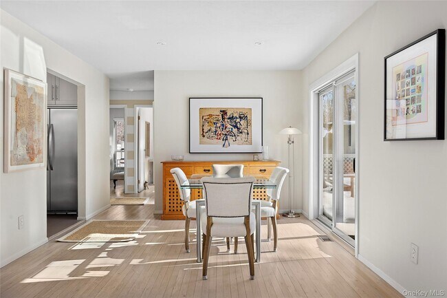 Building Photo - 11 Sandown Ct