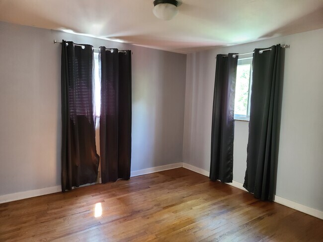 Bedroom2 - 965 McNeilly Rd