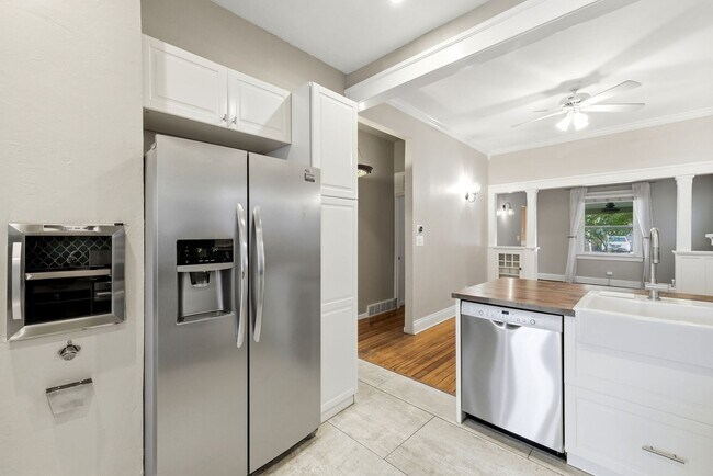 Building Photo - Charming Historic Home in Mayfair Neighborhood