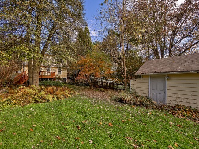 Building Photo - Charming, Renovated Bungalow in NW DC Tenley Area