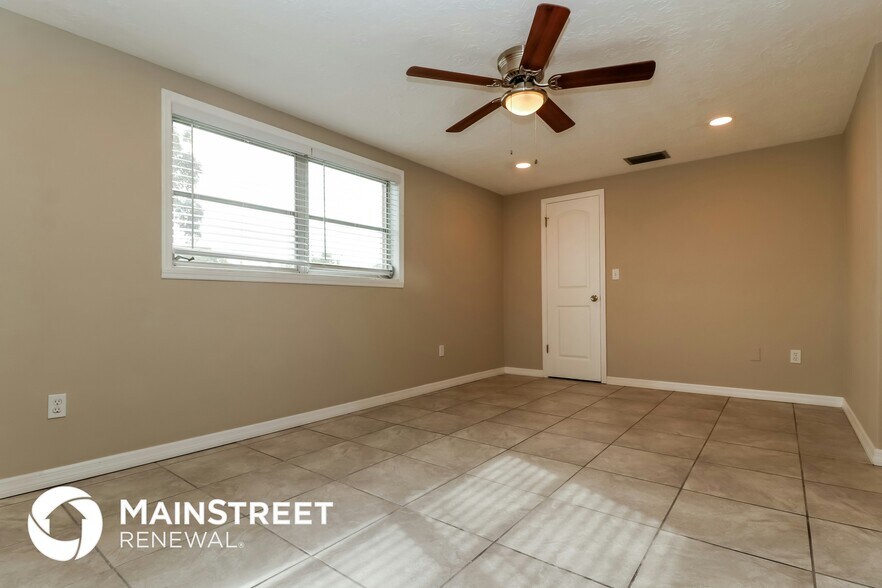 Building Photo - 3600 Trask Dr