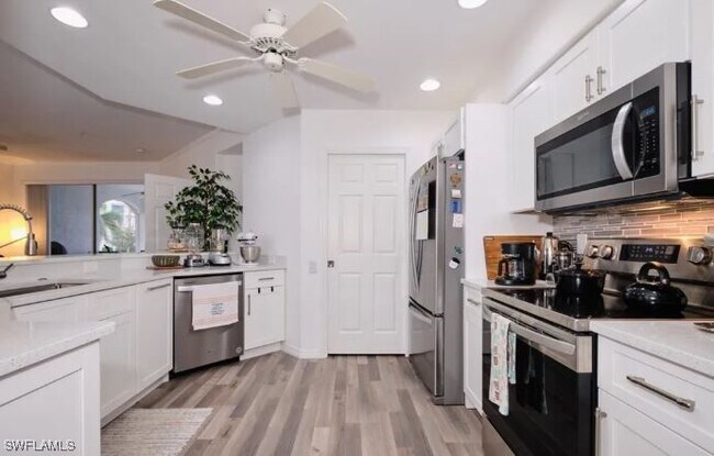 Building Photo - 9140 Southmont Cove