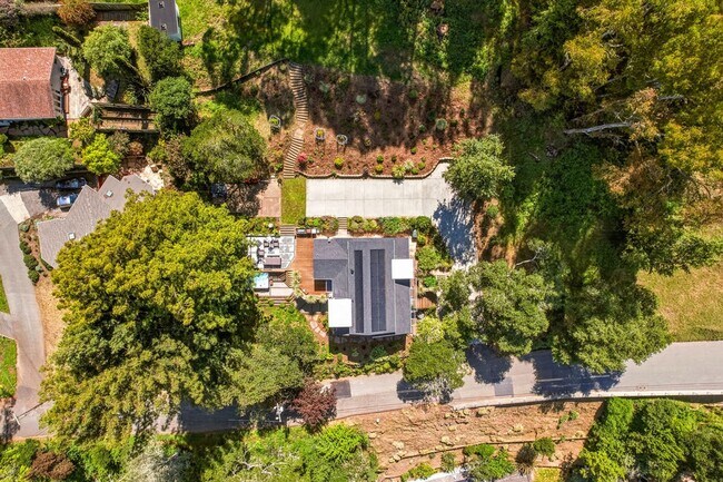 Building Photo - Beautifully Remodeled 4BR + Office Mill Valley Home — Furnished, Private 3/4-Acre Setting, Walk t...