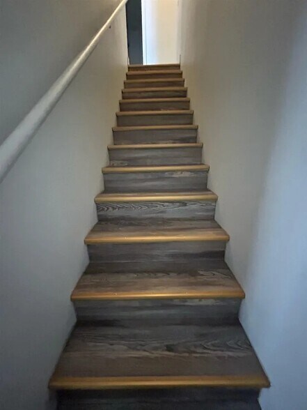 Building Photo - 1100 W Quinn Rd