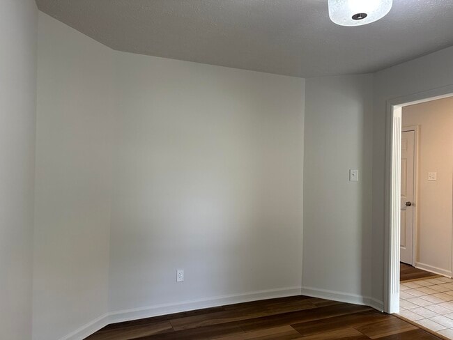 Building Photo - 969 Ridgebrook Rd