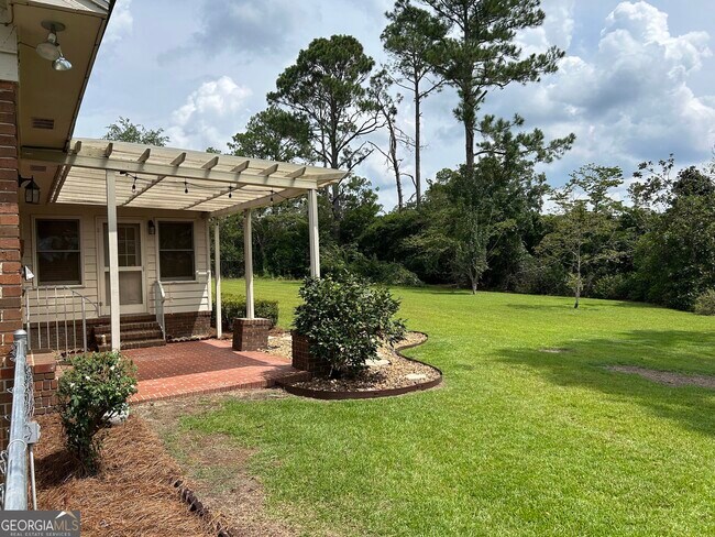 Building Photo - 501 Kissing Bower Rd