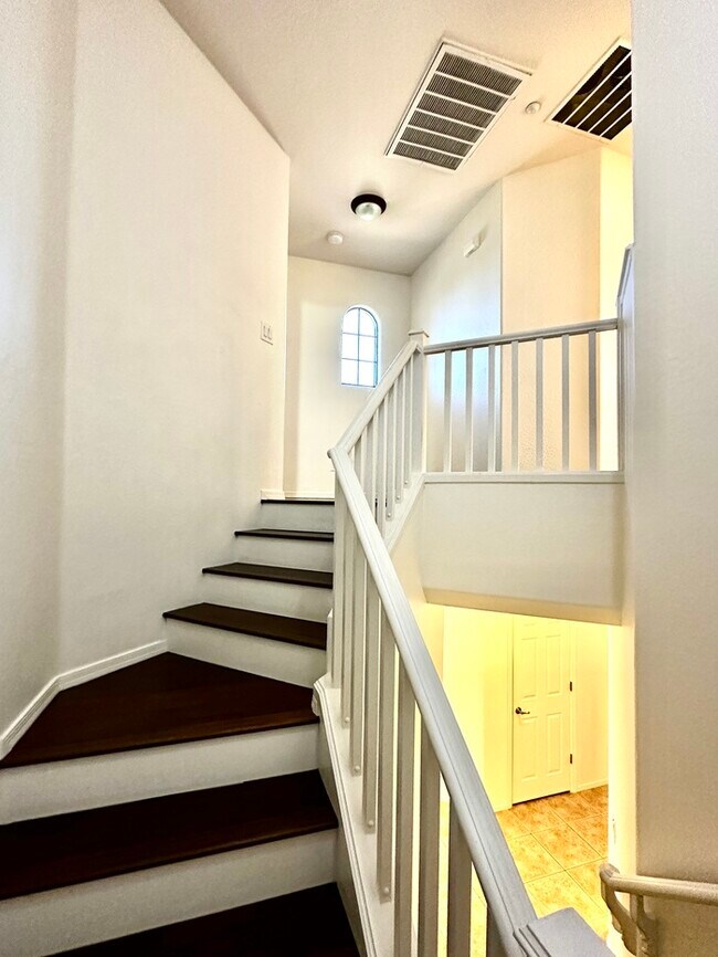 Building Photo - Fantastic Lyon's Gate home on a cul-de-sac!