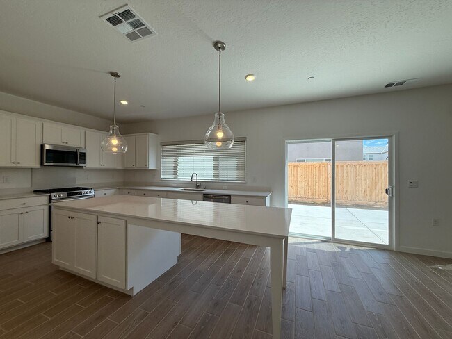 Building Photo - Brand new stunning 4-bedroom, 2.5-bathroom...
