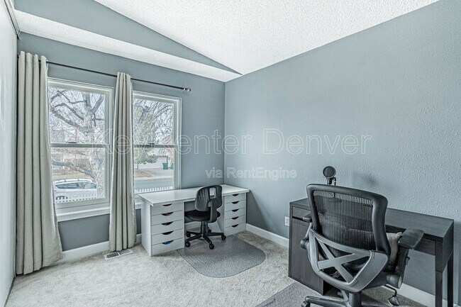 Building Photo - 18747 E Carmel Cir
