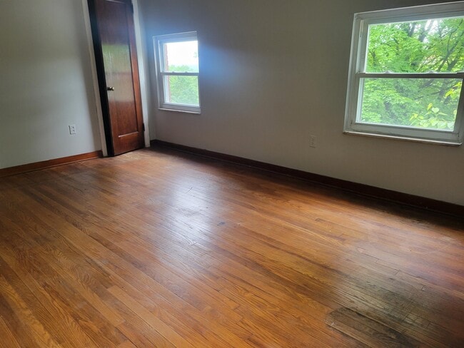 Building Photo - 2436 Laketon Rd