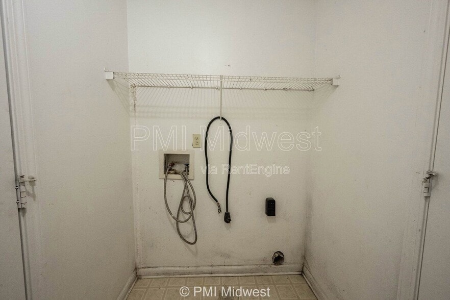 Building Photo - 5834 Long Ridge Pl