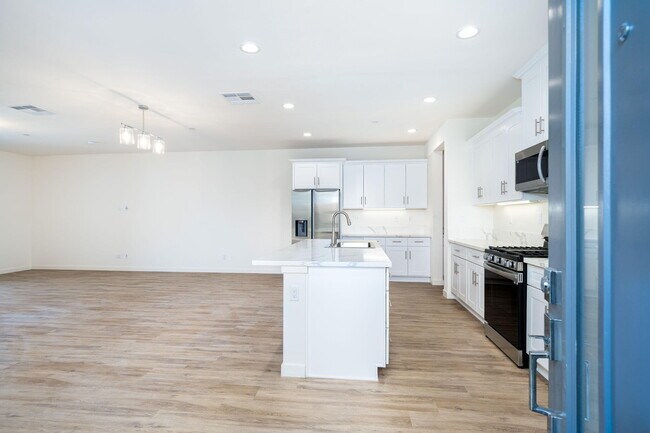 Building Photo - 49211 Garland St