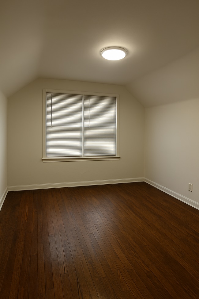 Building Photo - 20110 Northlawn St