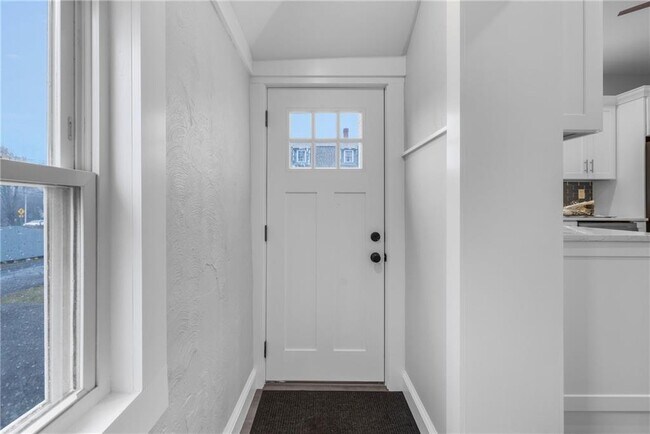 Building Photo - 10 Braman St