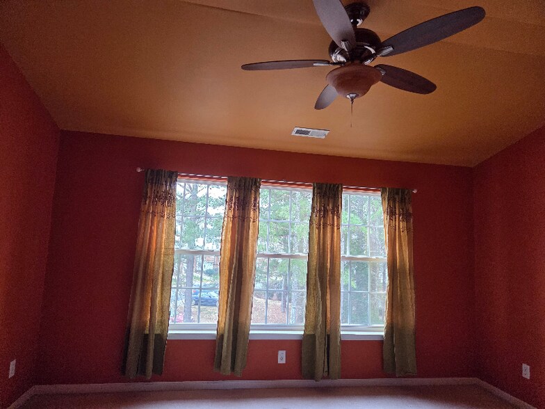 Building Photo - 503 Sutter Gate Ln