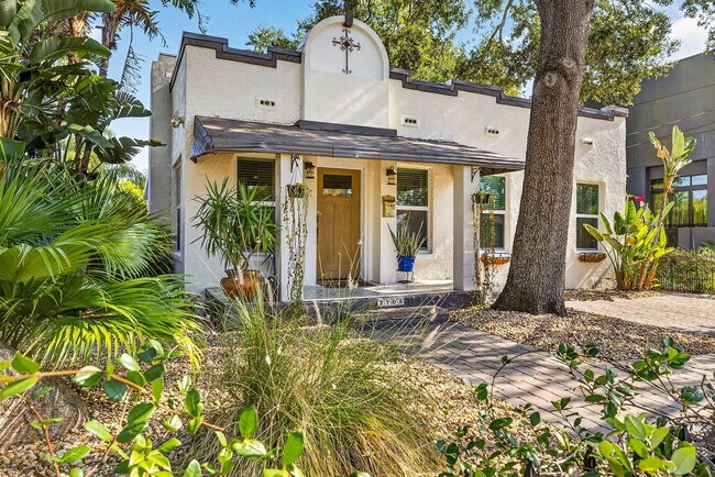 Building Photo - 2705 N Poplar Ave