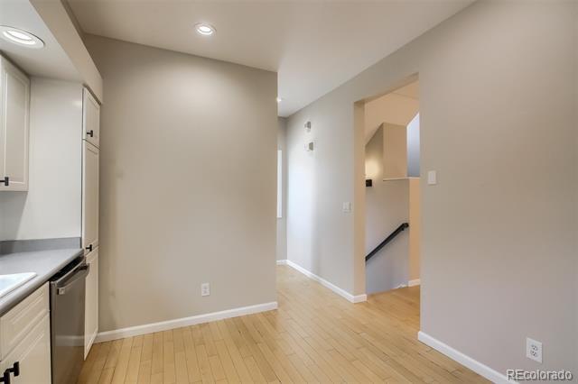 Building Photo - 217 S Jackson St