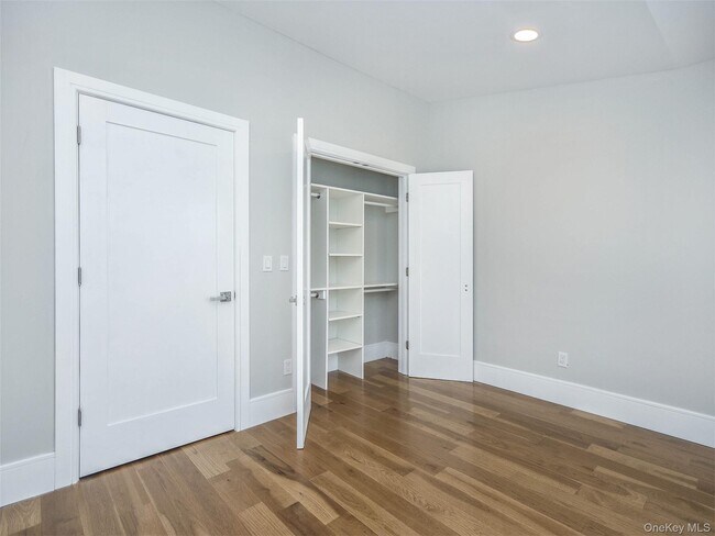 Building Photo - 15 Dunes Ln