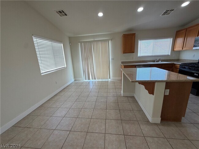 Building Photo - 513 Lava Beds Way