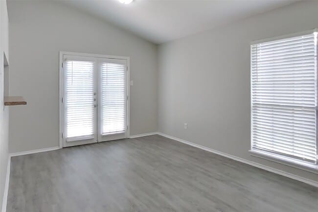 Building Photo - 7811 Bluff Trail Dr