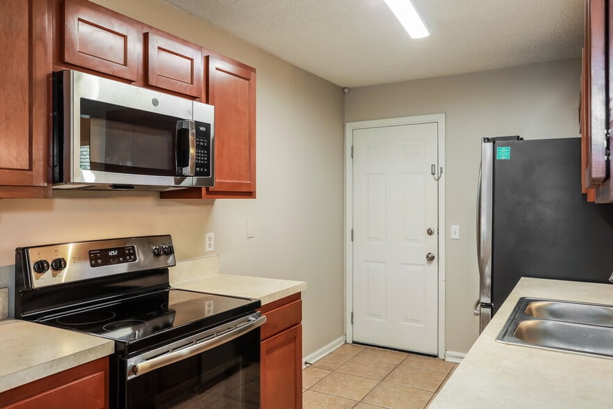 Building Photo - 10827 Carrington Ct