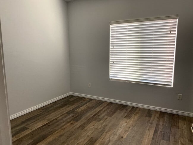 Building Photo - Cedar Crossing Townhome