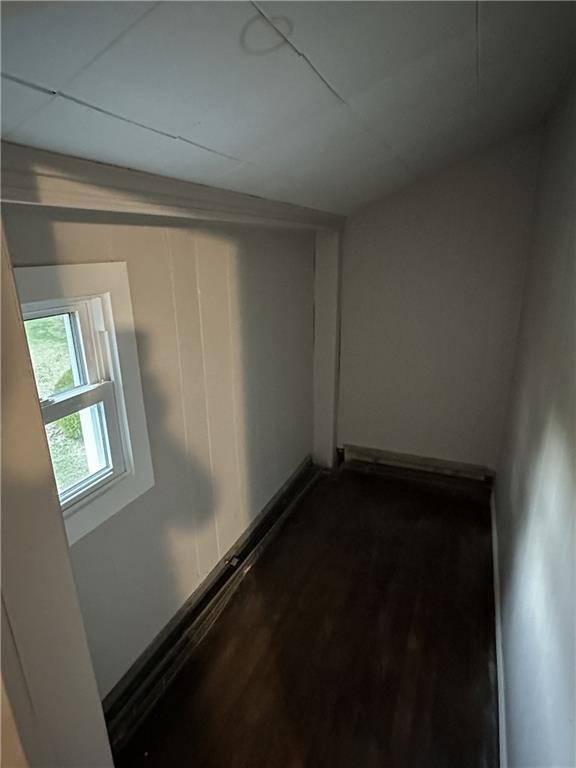 Building Photo - 2 Lake Ct