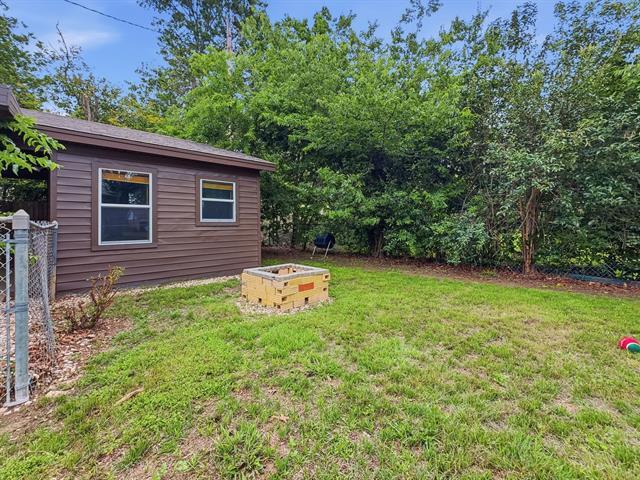 Building Photo - 2137 Lenamon Dr