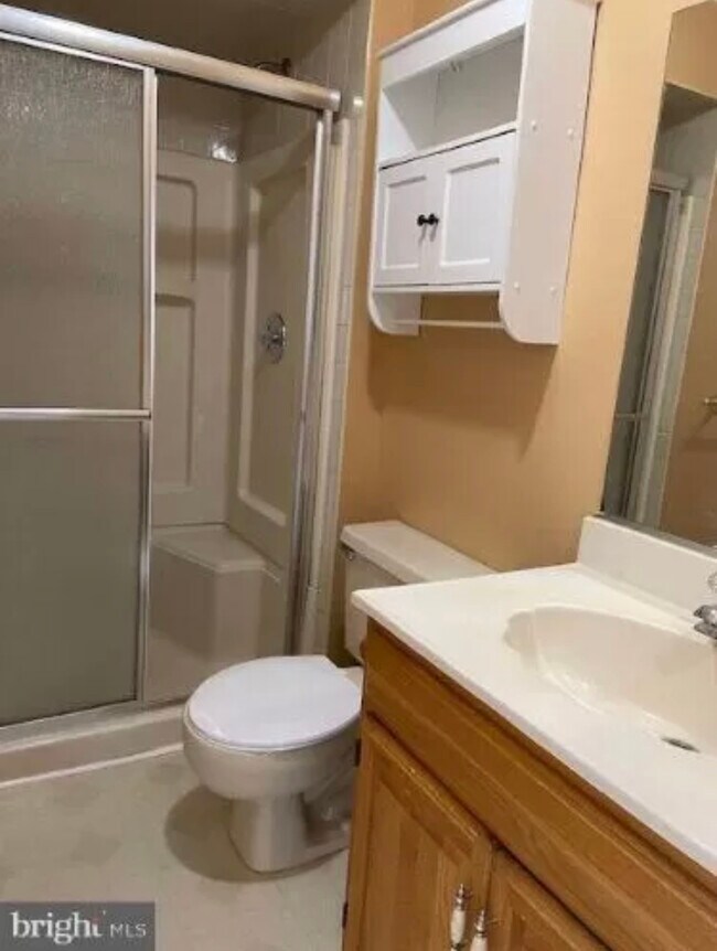 Building Photo - 15 Neville Ct