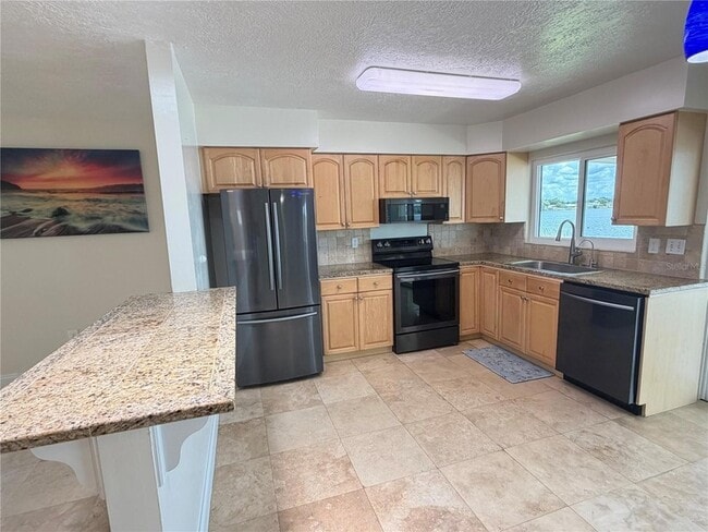 Building Photo - 679 Lake Dexter Cir